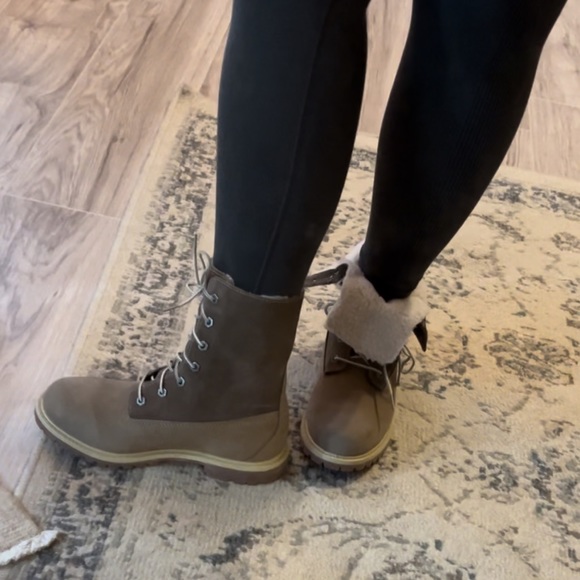 New! Timberland Waterproof Roll-Up Boot! - Picture 3 of 5